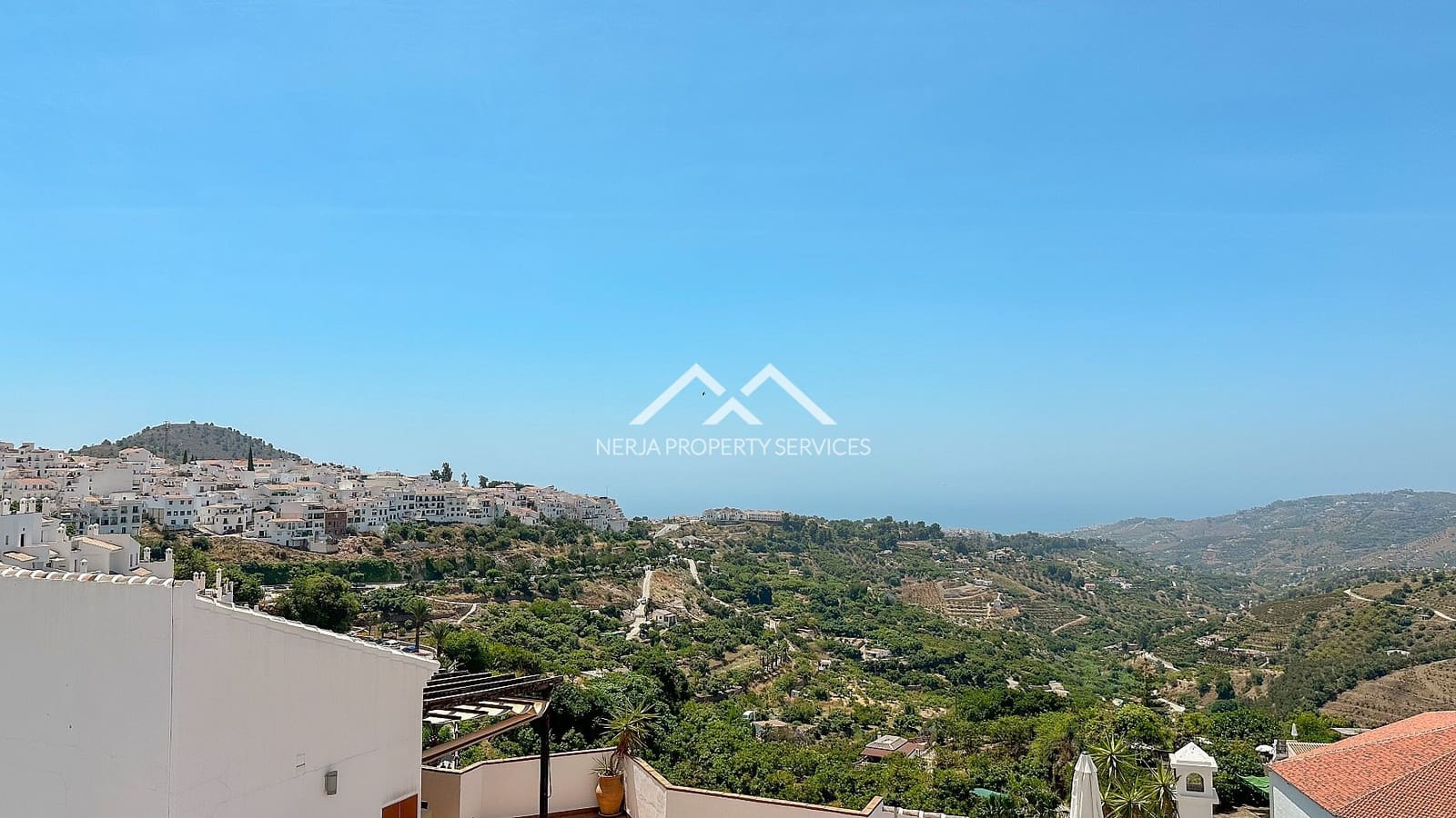 Apartamento de 2 habitaciones en Frigiliana en venta con piscina - 349.000 € (Ref: 9889358)