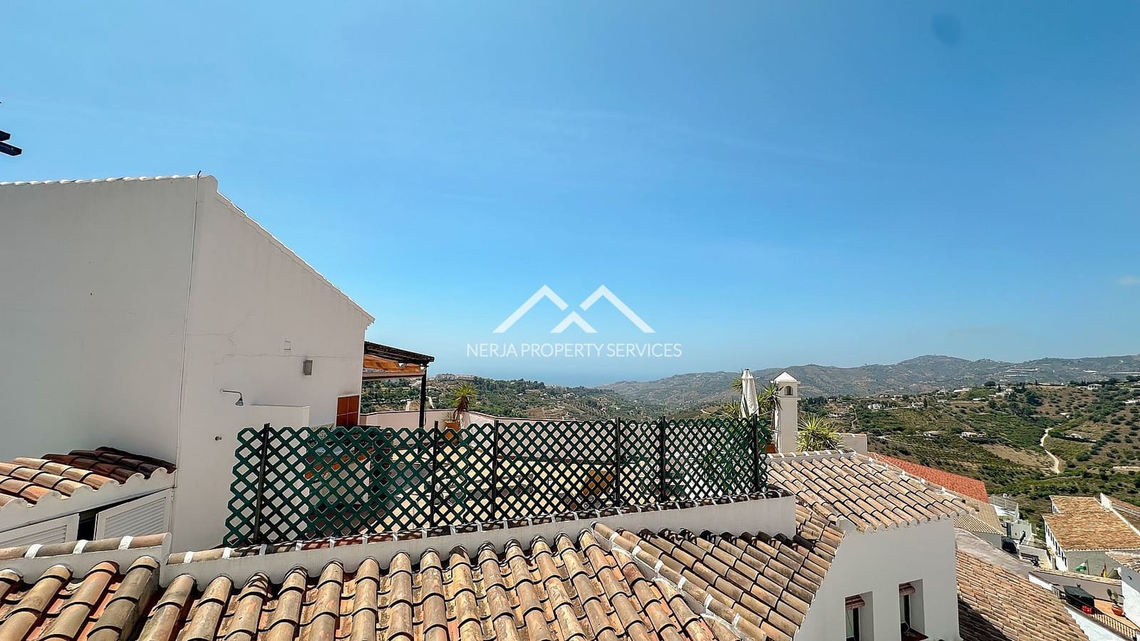 Apartamento de 2 habitaciones en Frigiliana en venta con piscina - 349.000 € (Ref: 9889358)