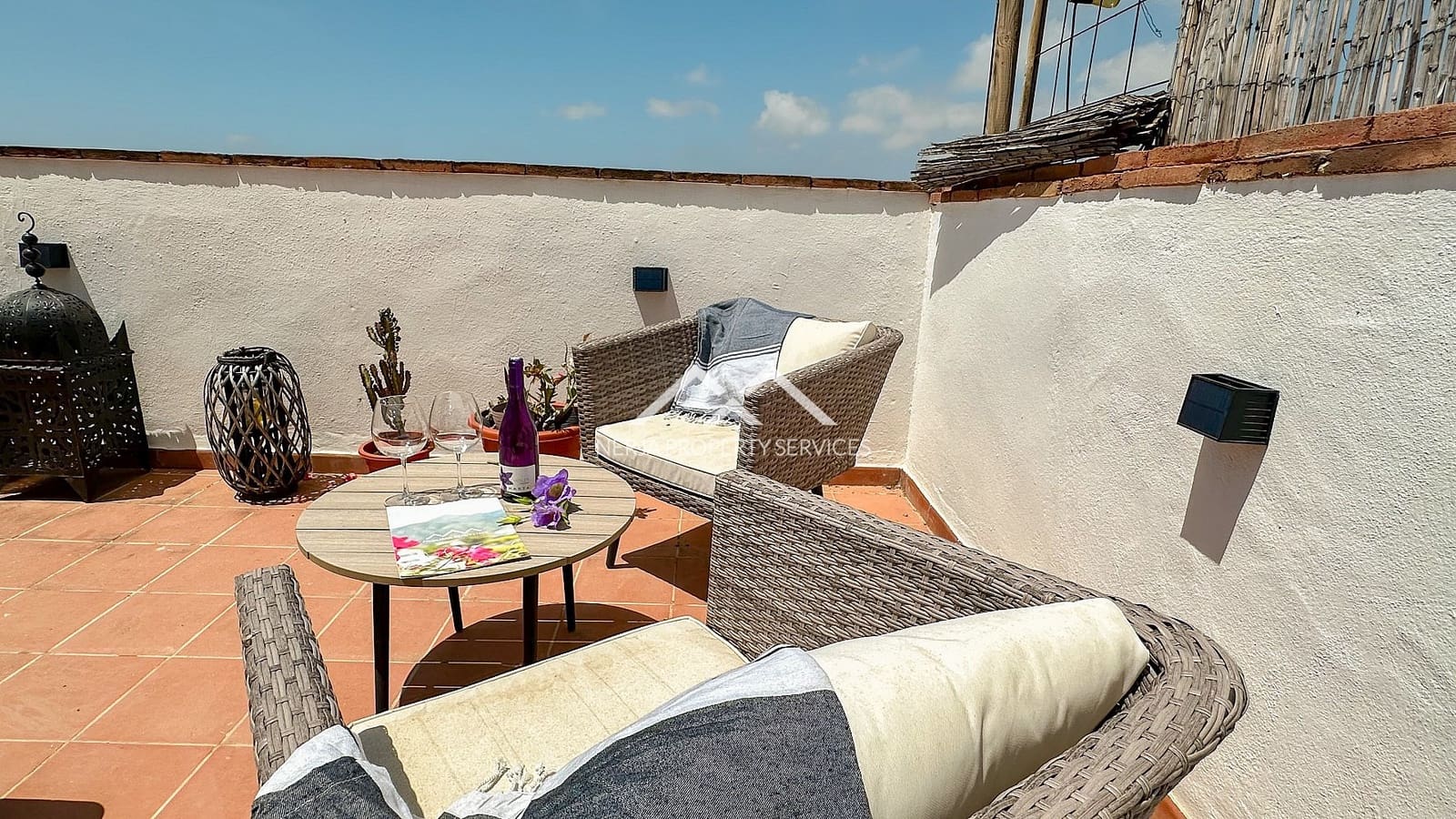 Apartamento de 2 habitaciones en Frigiliana en venta con piscina - 349.000 € (Ref: 9889358)
