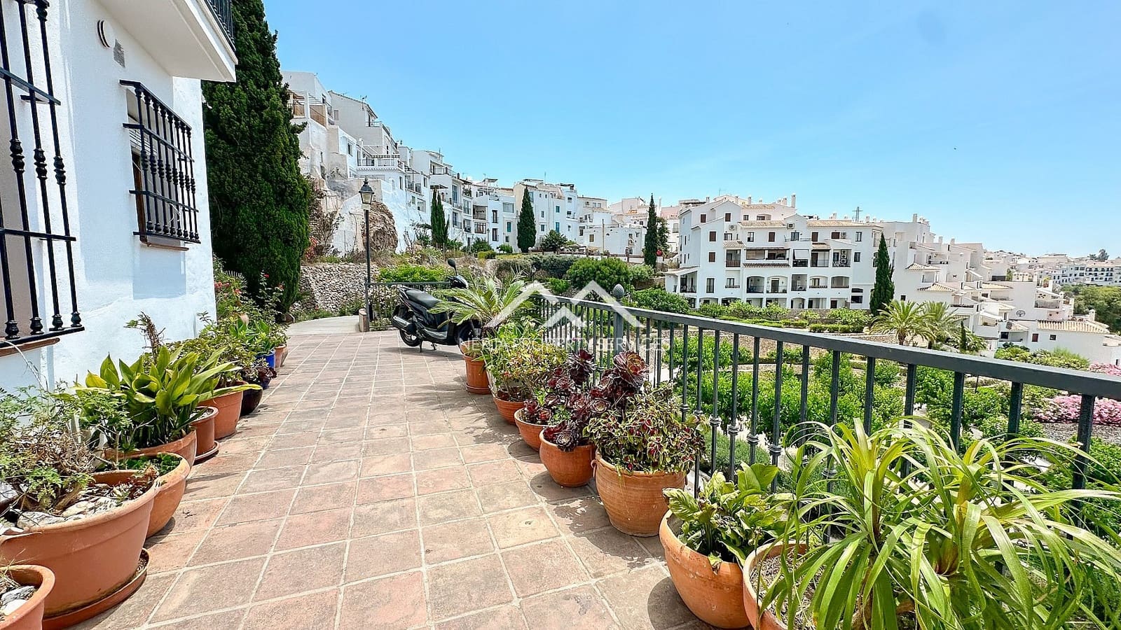 Apartamento de 2 habitaciones en Frigiliana en venta con piscina - 349.000 € (Ref: 9889358)