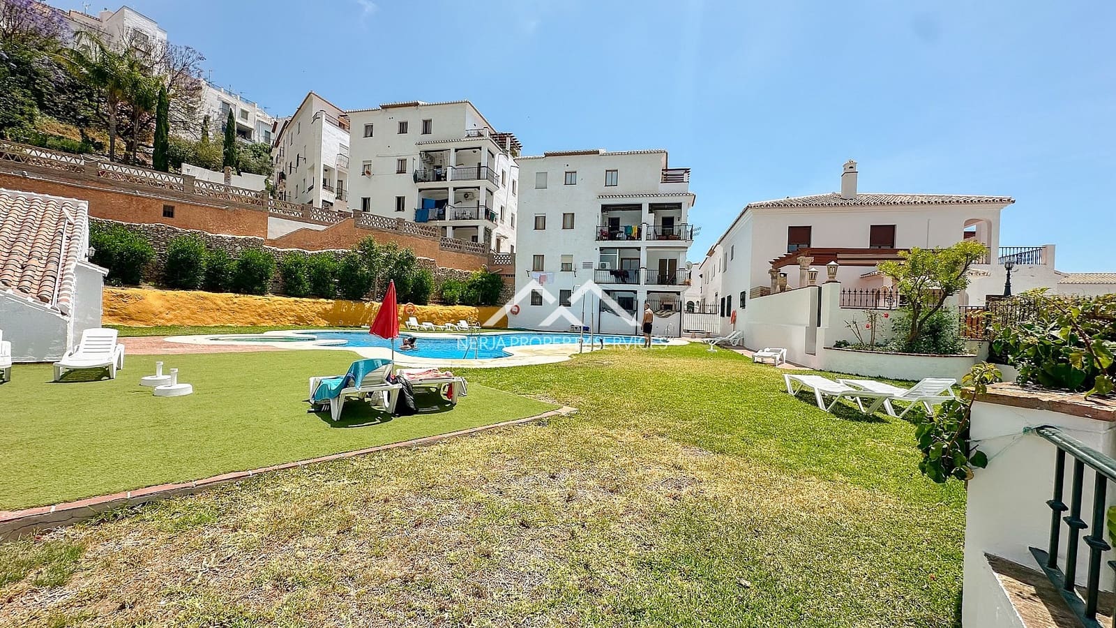 Apartamento de 2 habitaciones en Frigiliana en venta con piscina - 349.000 € (Ref: 9889358)