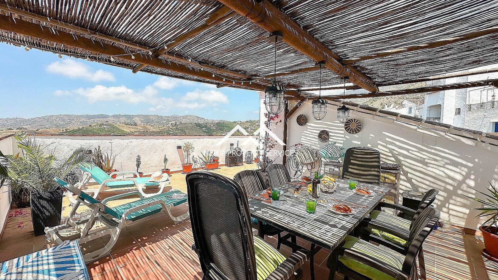 Apartamento de 2 habitaciones en Frigiliana en venta con piscina - 349.000 € (Ref: 9889358)