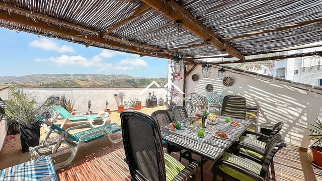Apartamento de 2 habitaciones en Frigiliana en venta con piscina - 349.000 € (Ref: 9889358)