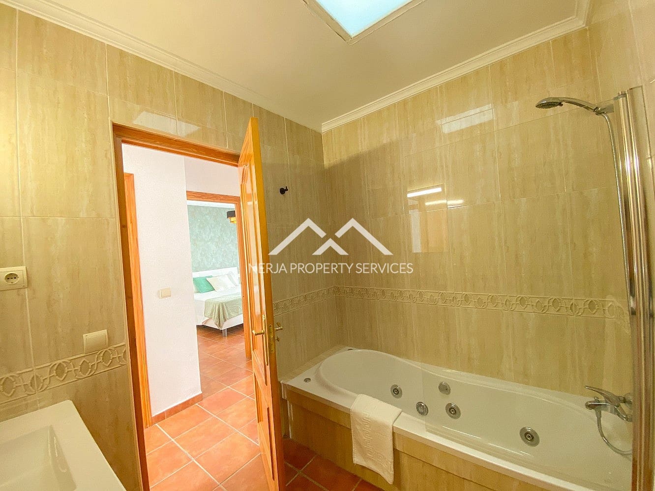 3 bedroom Townhouse for rent in Frigiliana - € 1,400 (Ref: 9891145)