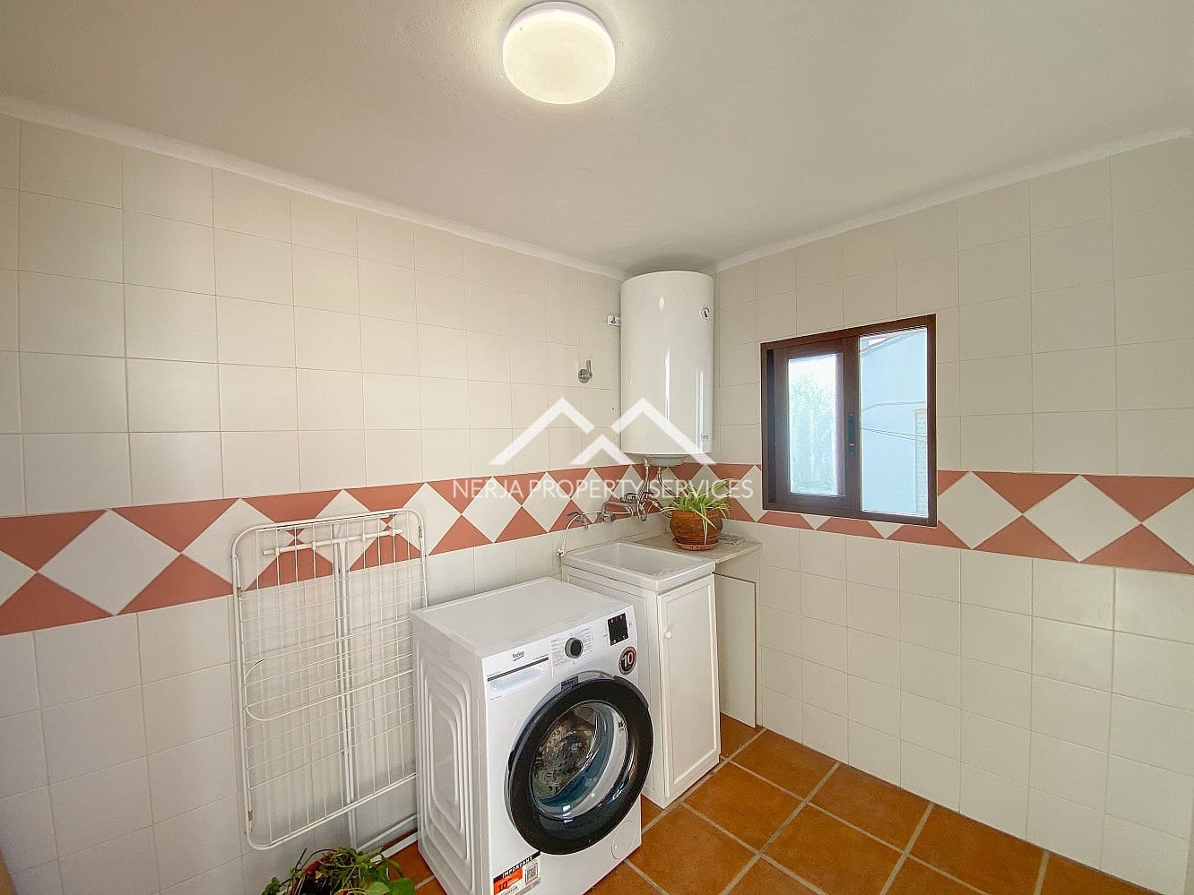 3 bedroom Townhouse for rent in Frigiliana - € 1,400 (Ref: 9891145)