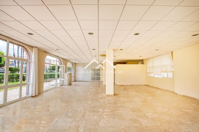 Gewerbe zu verkaufen in Urbanización Santa Rosa, Torrox - 850.000 € (Ref: 9906855)