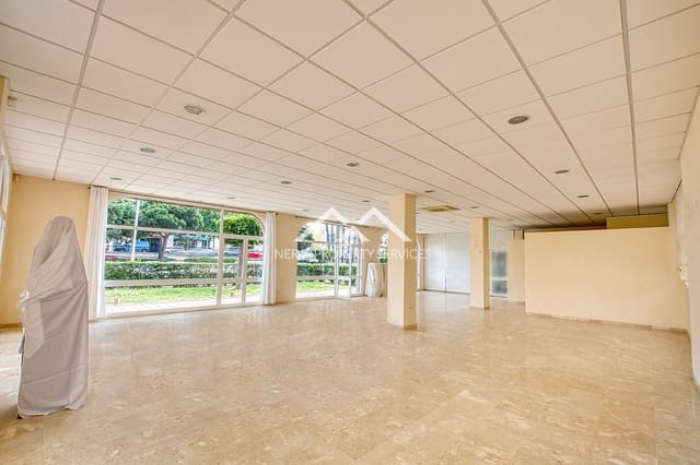 Gewerbe zu verkaufen in Urbanización Santa Rosa, Torrox - 850.000 € (Ref: 9906855)