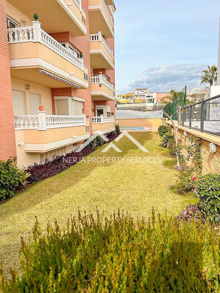 3 soveværelse Lejlighed til salg i Torrox-Costa med swimmingpool - € 259.900 (Ref: 9921067)