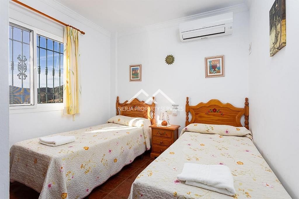 Chalet de 2 habitaciones en Frigiliana en venta con piscina garaje - 735.000 € (Ref: 9923042)