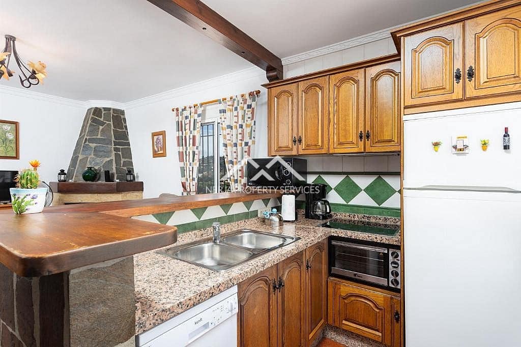 Chalet de 2 habitaciones en Frigiliana en venta con piscina garaje - 735.000 € (Ref: 9923042)