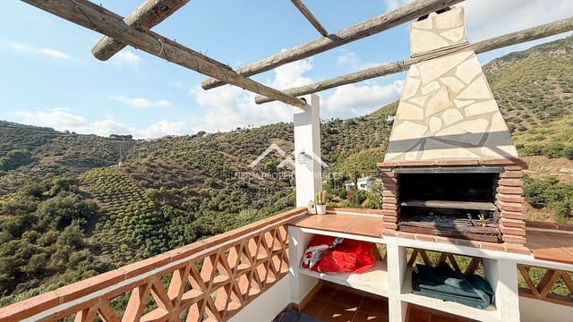 Chalet de 2 habitaciones en Frigiliana en alquiler con piscina garaje - 1.100 € (Ref: 9925087)
