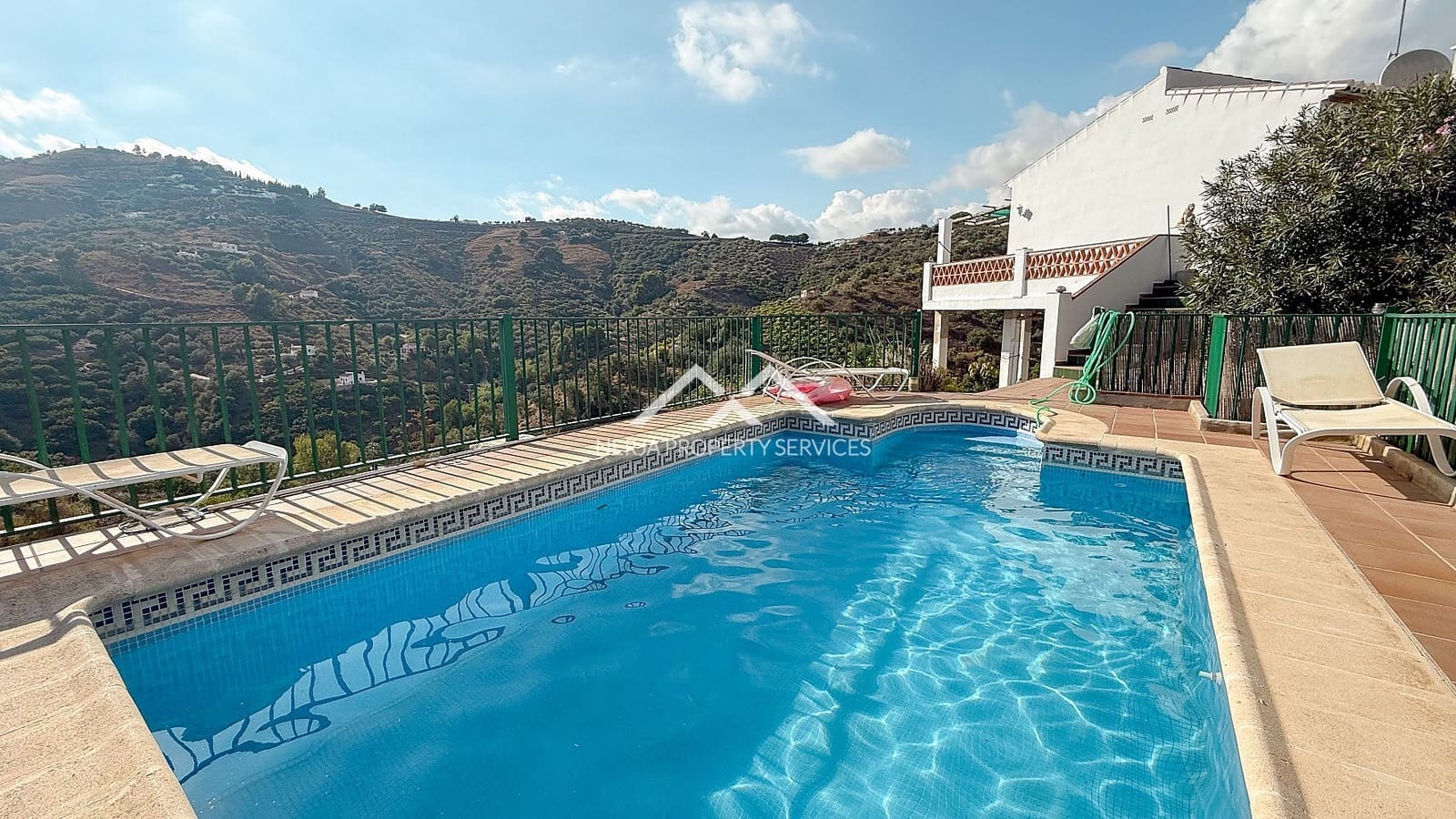 2 bedroom Villa for rent in Frigiliana with pool garage - € 1,100 (Ref: 9925087)
