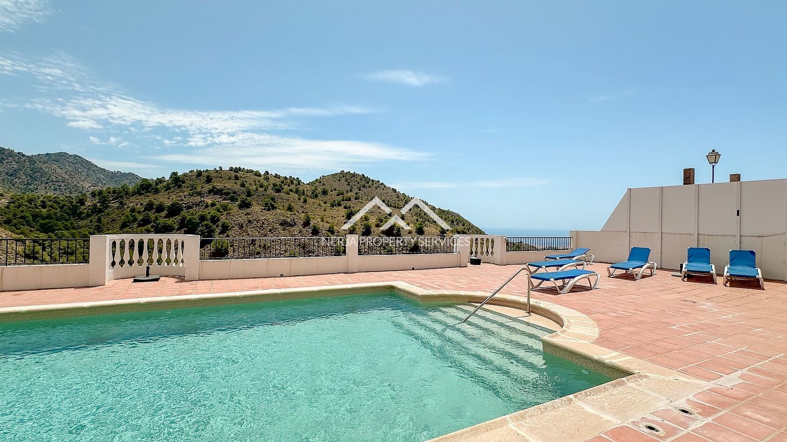 3 bedroom Apartment for sale in Frigiliana with pool garage - € 365,000 (Ref: 9928045)