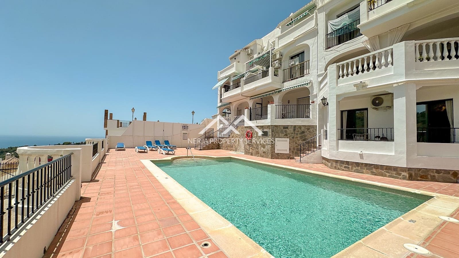 3 bedroom Apartment for sale in Frigiliana with pool garage - € 365,000 (Ref: 9928045)