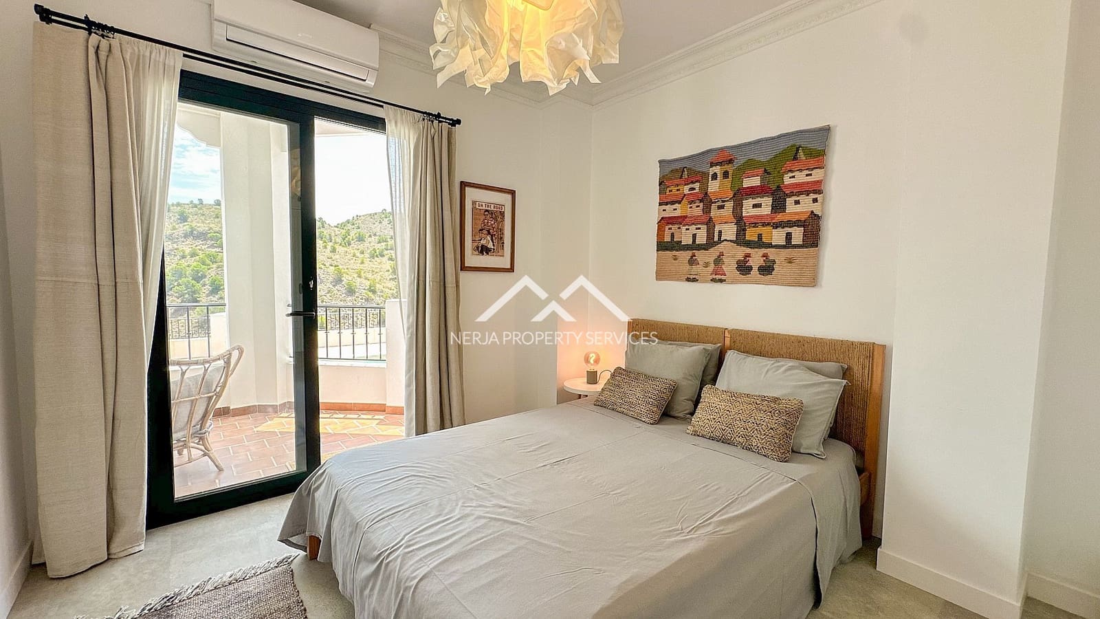 3 bedroom Apartment for sale in Frigiliana with pool garage - € 365,000 (Ref: 9928045)