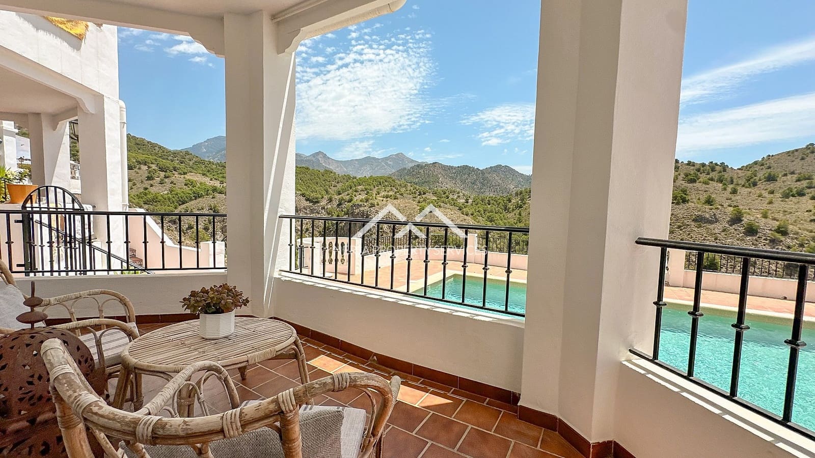 3 bedroom Apartment for sale in Frigiliana with pool garage - € 365,000 (Ref: 9928045)