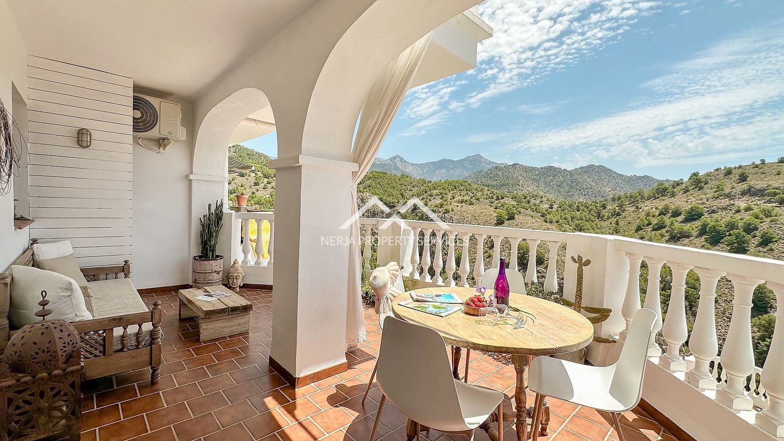 3 bedroom Apartment for sale in Frigiliana with pool garage - € 365,000 (Ref: 9928045)