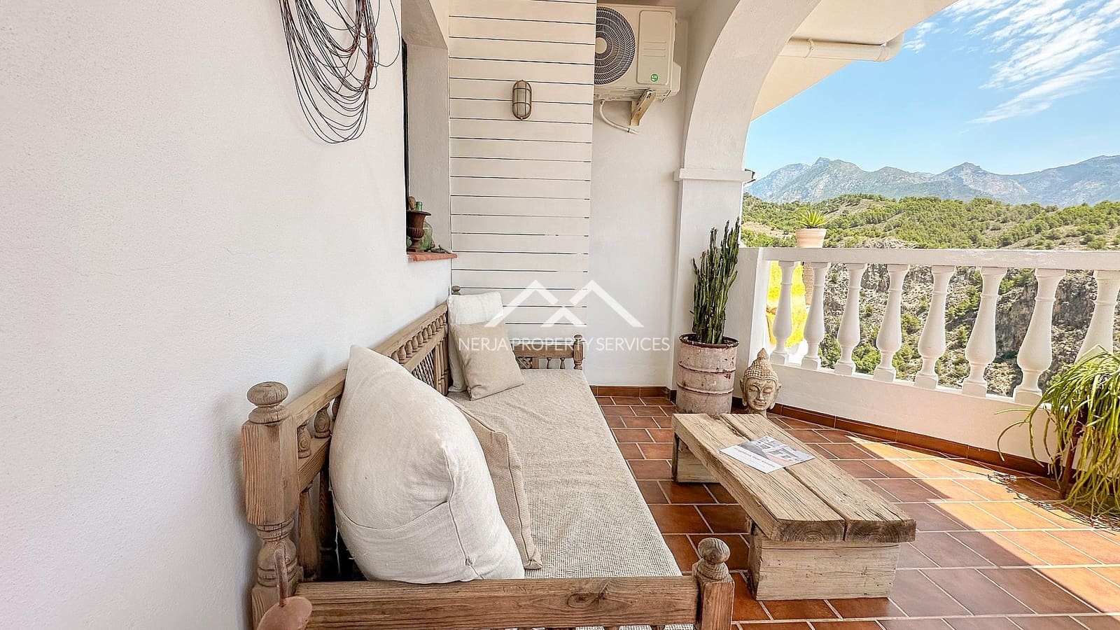 3 bedroom Apartment for sale in Frigiliana with pool garage - € 365,000 (Ref: 9928045)