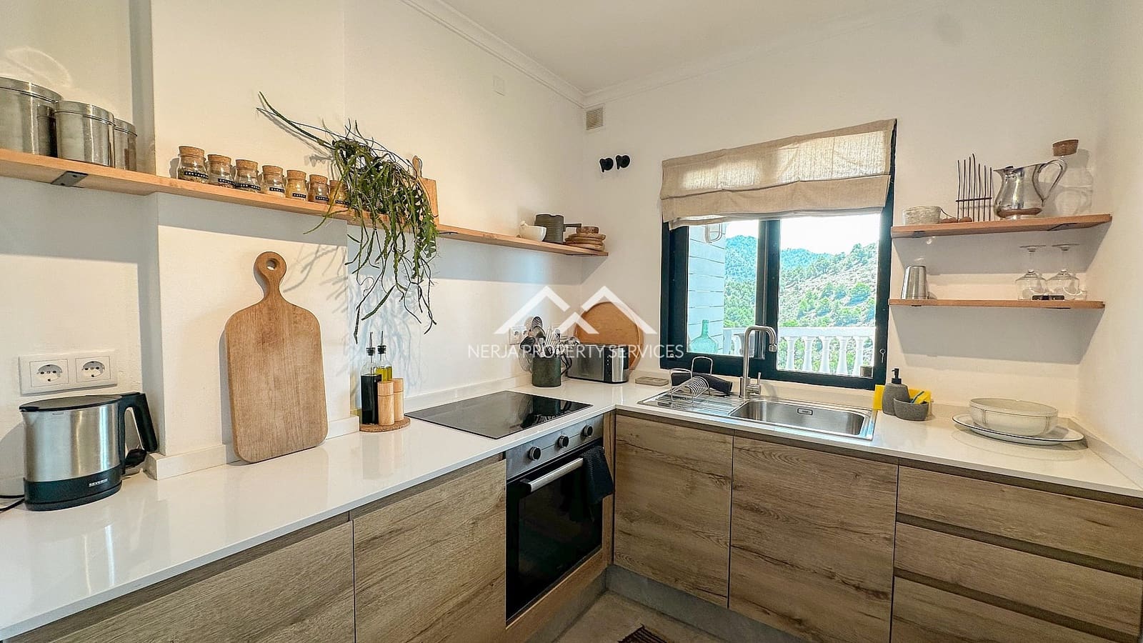 3 bedroom Apartment for sale in Frigiliana with pool garage - € 365,000 (Ref: 9928045)