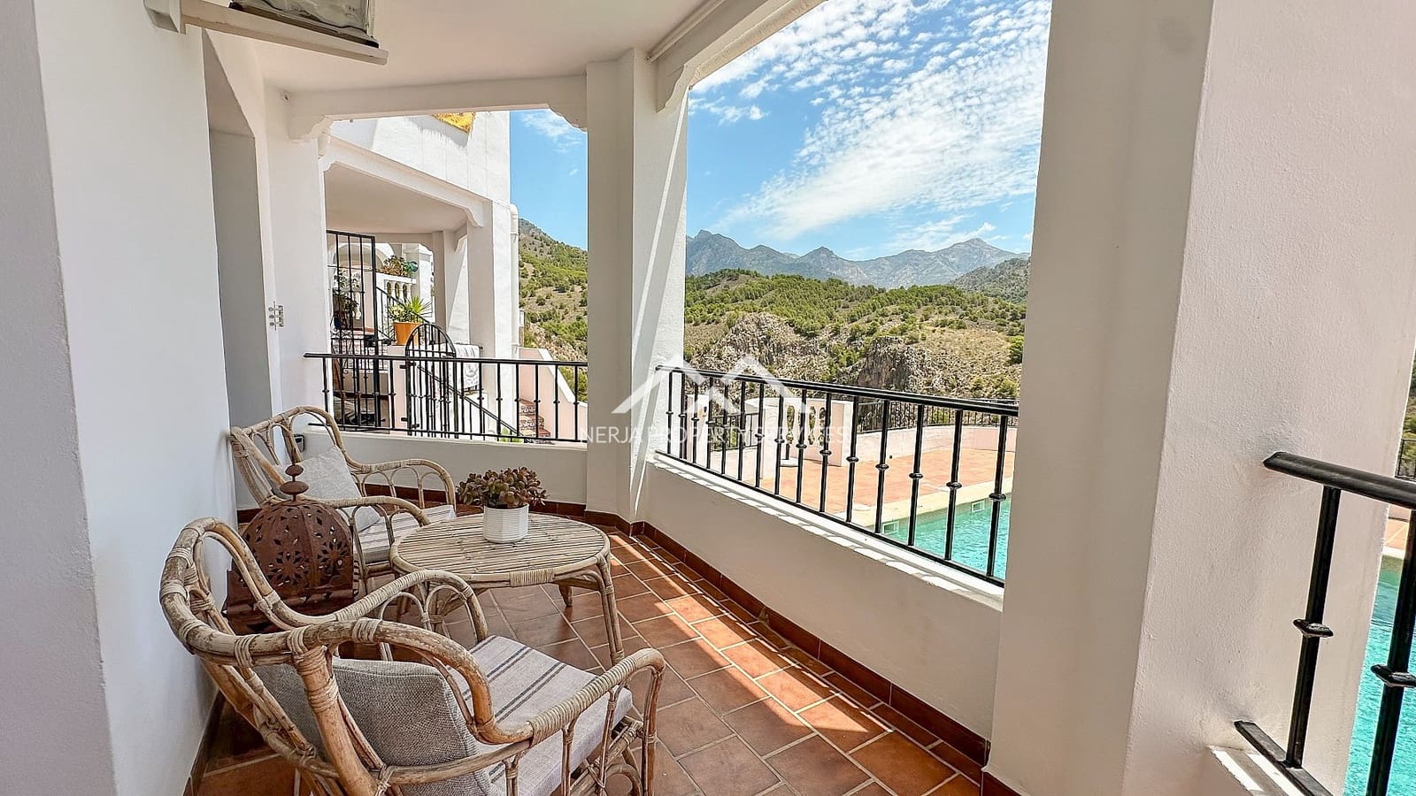 3 bedroom Apartment for sale in Frigiliana with pool garage - € 365,000 (Ref: 9928045)