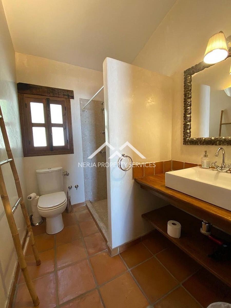 2 sovrum Hus till salu i Frigiliana med pool garage - 699 000 € (Ref: 9950729)