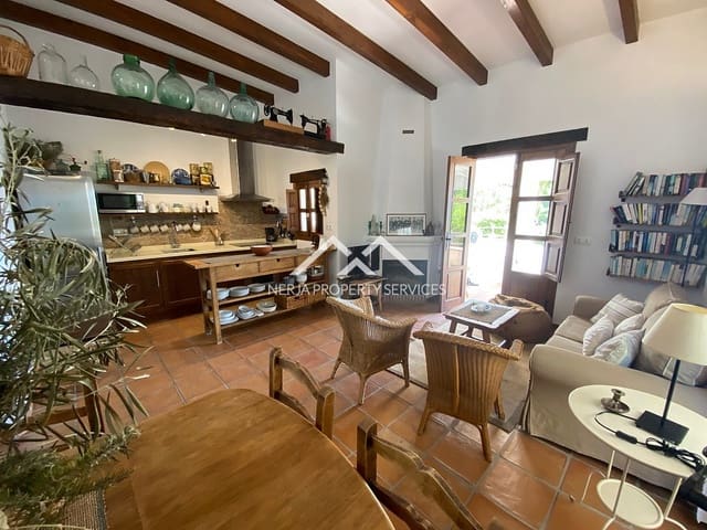 2 soveværelse Byhus til salg i Frigiliana med swimmingpool garage - € 699.000 (Ref: 9950729)