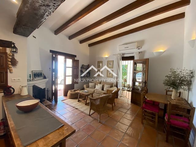 2 soveværelse Byhus til salg i Frigiliana med swimmingpool garage - € 699.000 (Ref: 9950729)