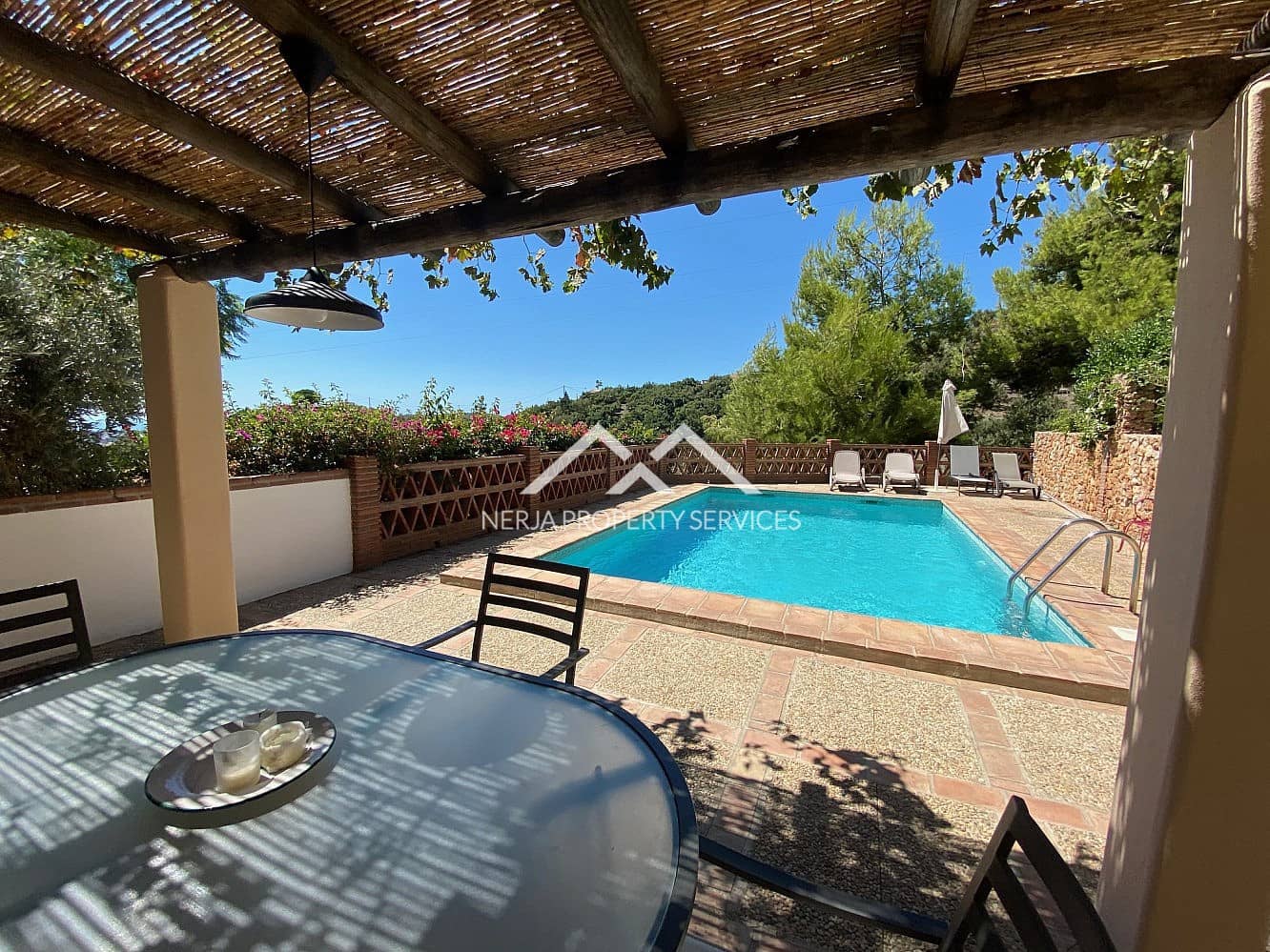 2 sovrum Hus till salu i Frigiliana med pool garage - 699 000 € (Ref: 9950729)