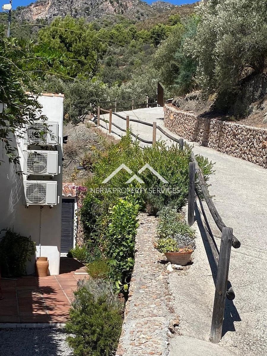 2 sovrum Hus till salu i Frigiliana med pool garage - 699 000 € (Ref: 9950729)