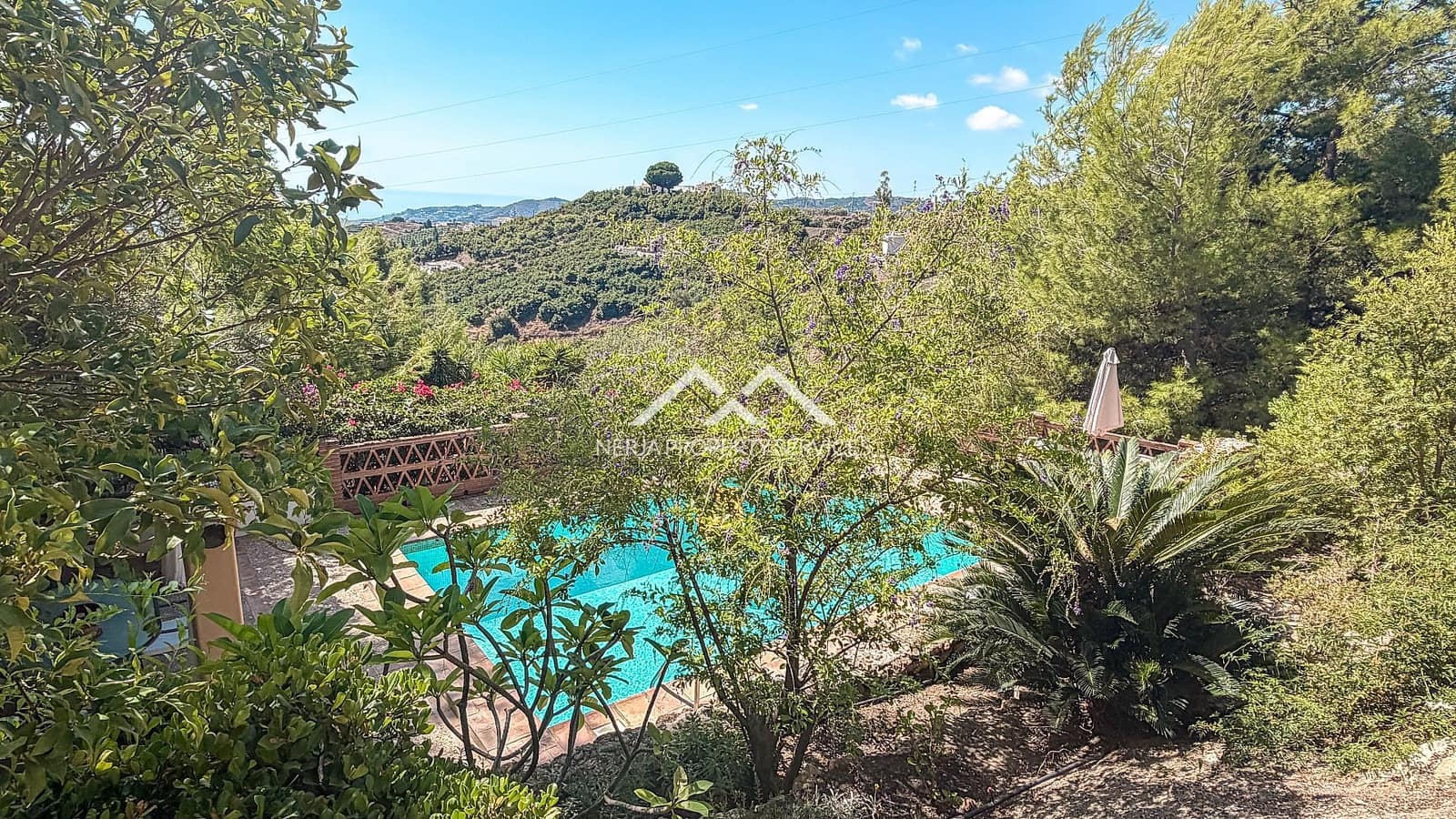 2 bedroom Townhouse for sale in Frigiliana with pool garage - € 699,000 (Ref: 9950729)