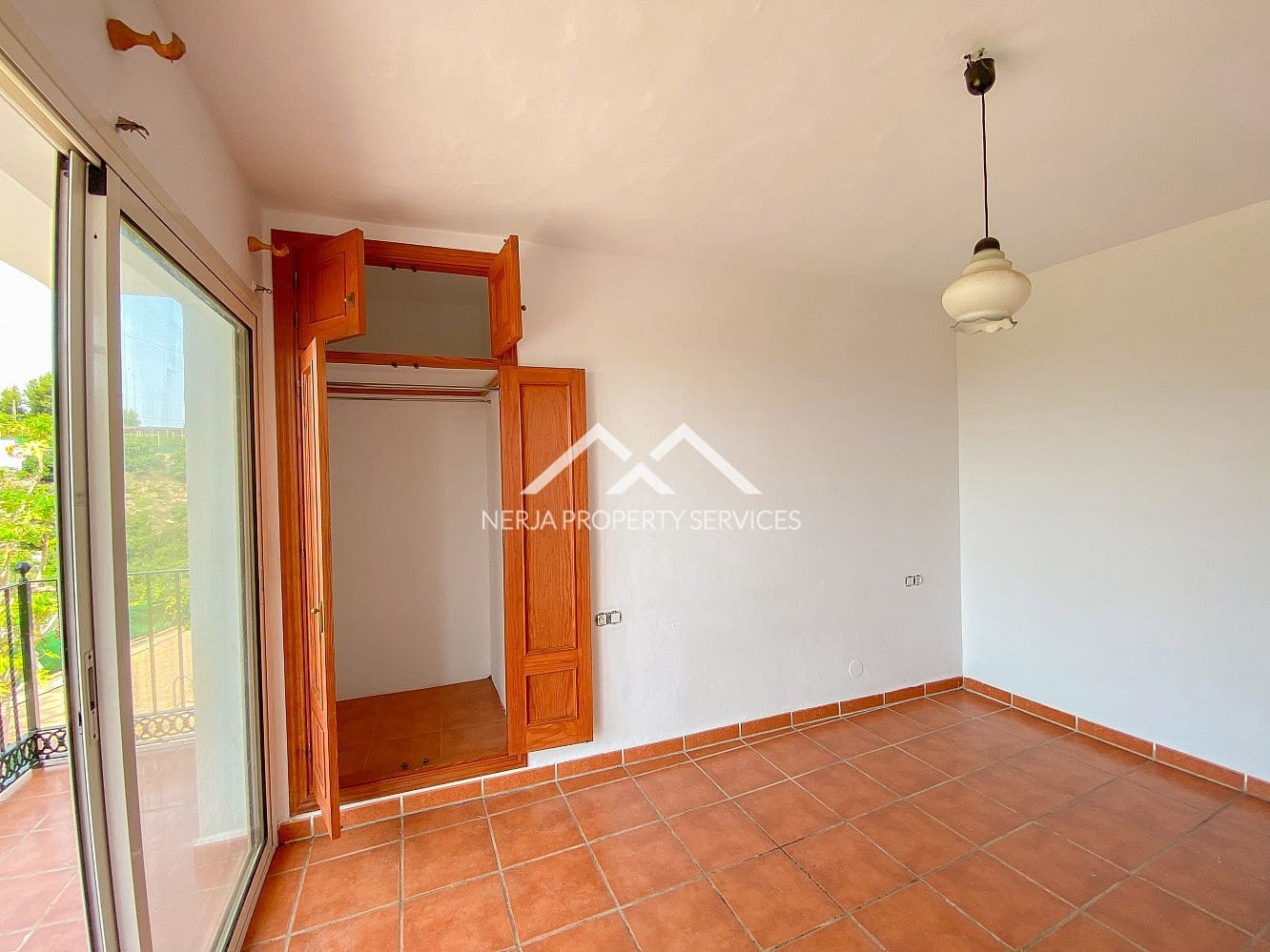 2 camera da letto Casa da affittare in Nerja con piscina garage - 1.350 € (Rif: 9971707)