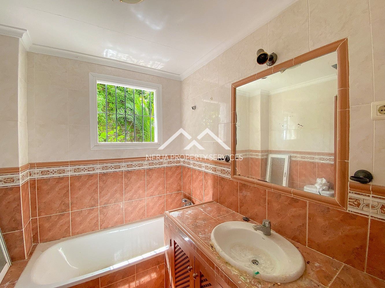2 camera da letto Casa da affittare in Nerja con piscina garage - 1.350 € (Rif: 9971707)