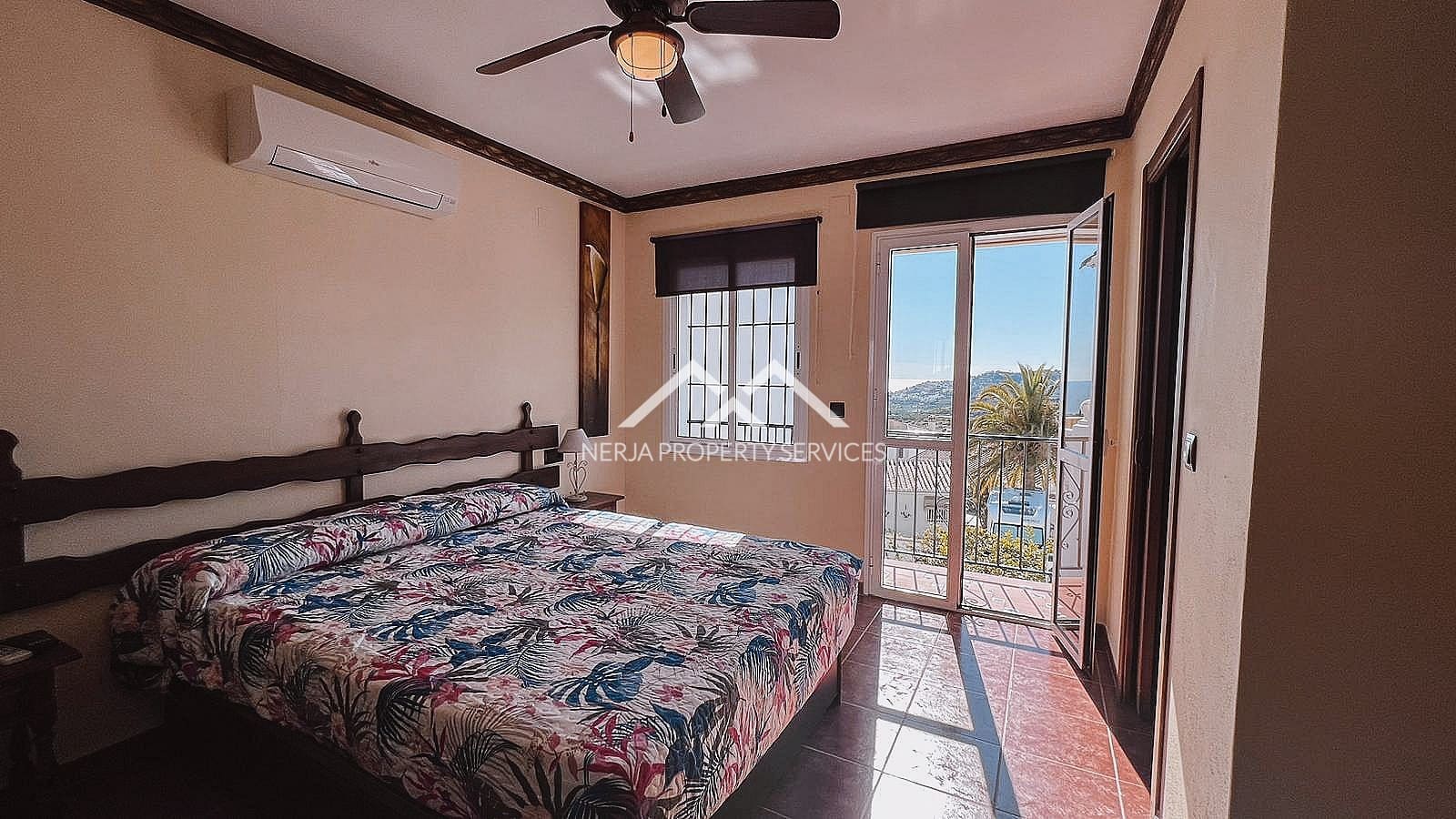 3 makuuhuone Omakotitalo vuokrattavana paikassa Nerja mukana uima-altaan - 900 € (Ref: 9983884)