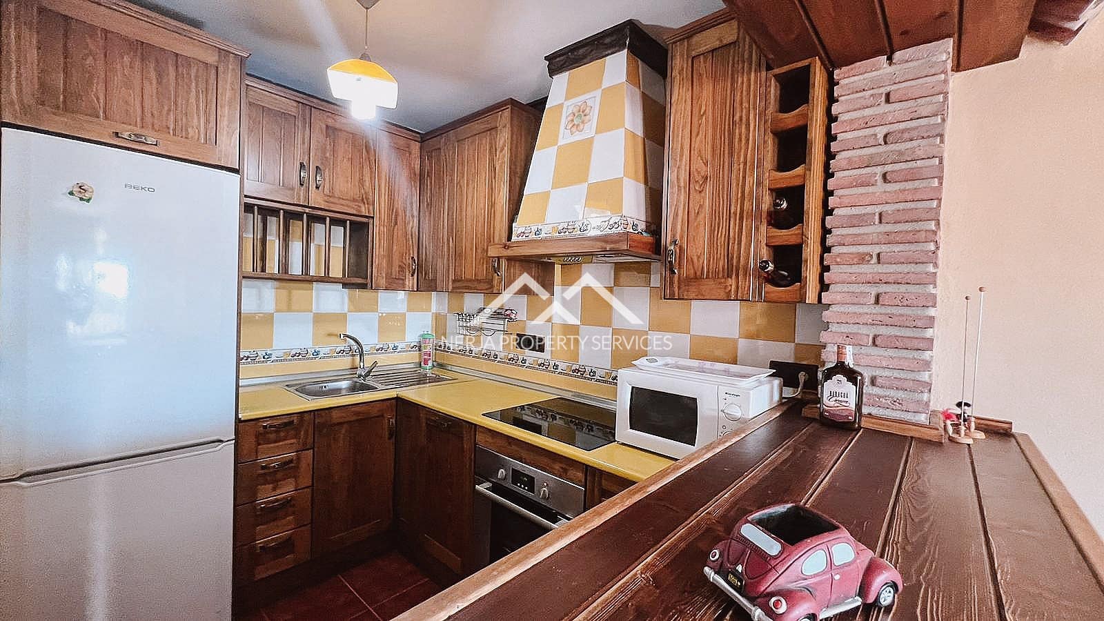 3 makuuhuone Omakotitalo vuokrattavana paikassa Nerja mukana uima-altaan - 900 € (Ref: 9983884)