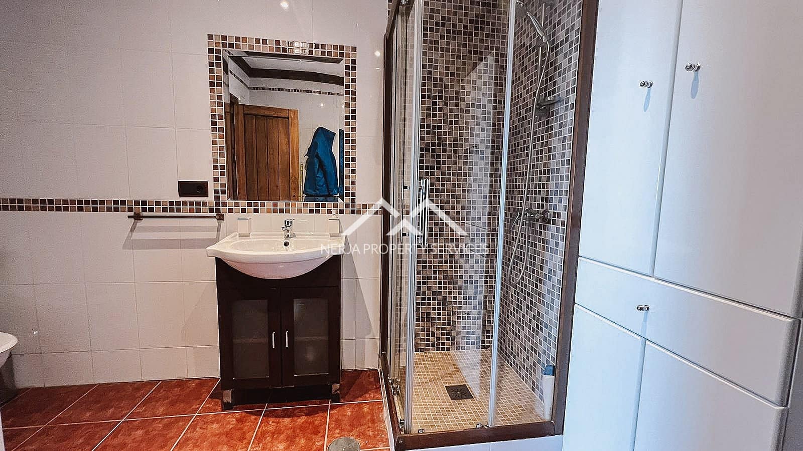 3 makuuhuone Omakotitalo vuokrattavana paikassa Nerja mukana uima-altaan - 900 € (Ref: 9983884)