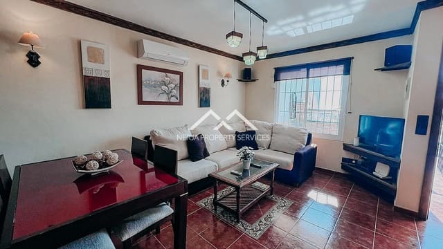 3 makuuhuone Omakotitalo vuokrattavana paikassa Centro, Nerja mukana uima-altaan - 900 € (Ref: 9983884)