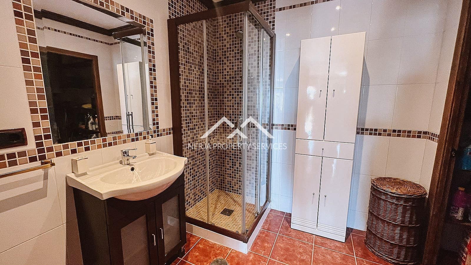 3 makuuhuone Omakotitalo vuokrattavana paikassa Nerja mukana uima-altaan - 900 € (Ref: 9983884)