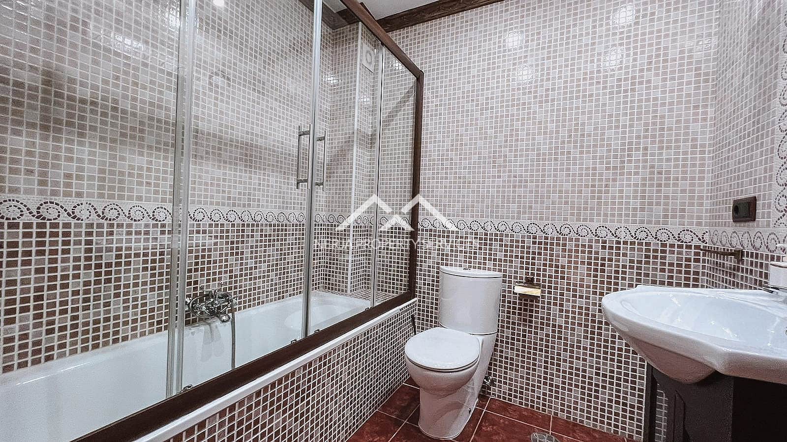 3 makuuhuone Omakotitalo vuokrattavana paikassa Nerja mukana uima-altaan - 900 € (Ref: 9983884)