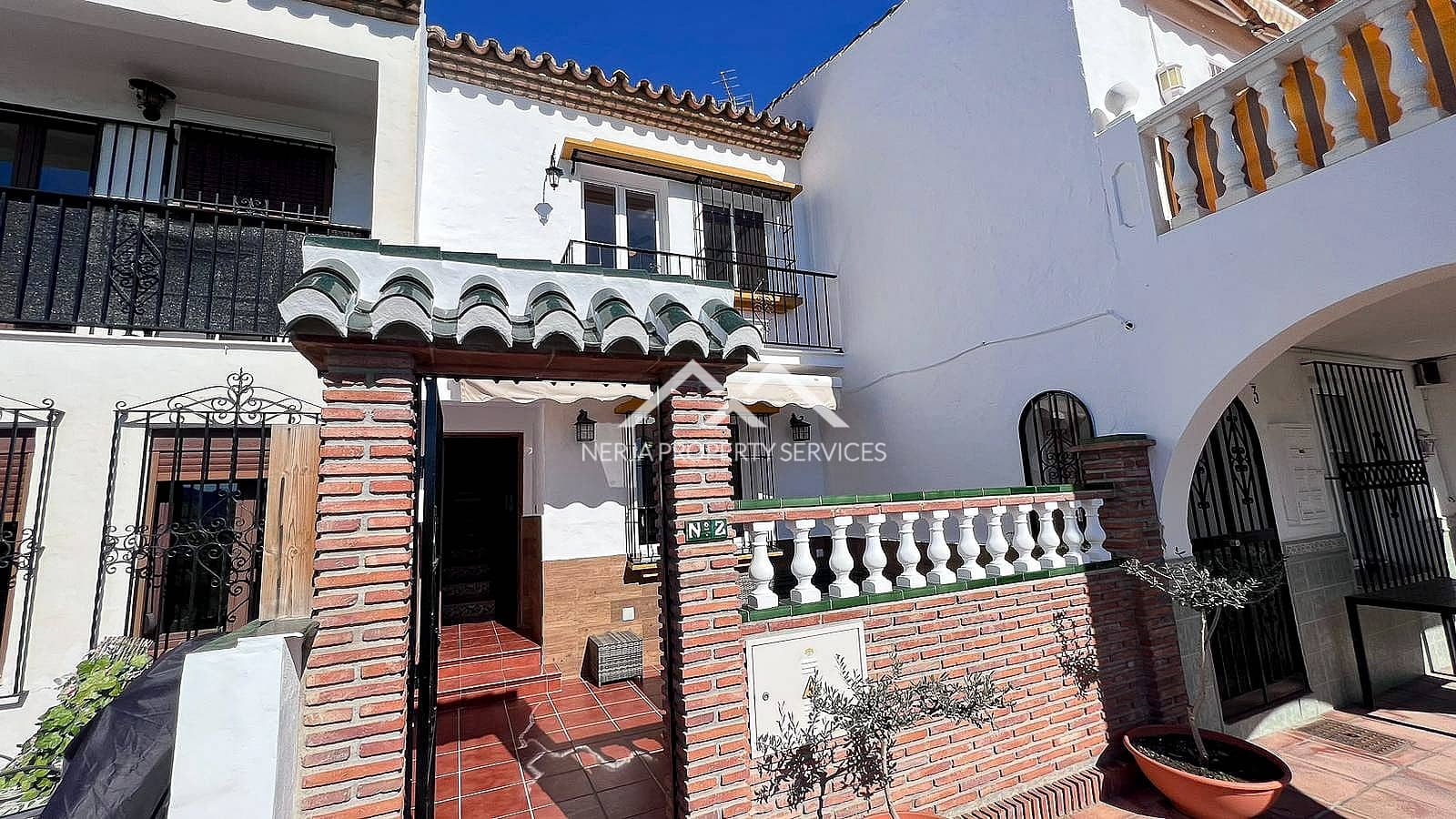 3 makuuhuone Omakotitalo vuokrattavana paikassa Nerja mukana uima-altaan - 900 € (Ref: 9983884)