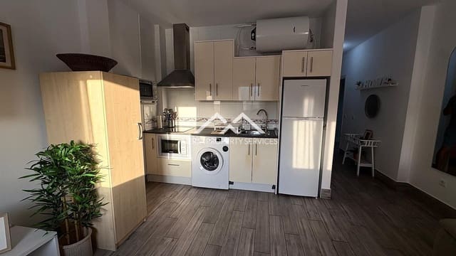 1 quarto Apartamento para arrendar em Frigiliana com piscina - 600 € (Ref: 9996032)