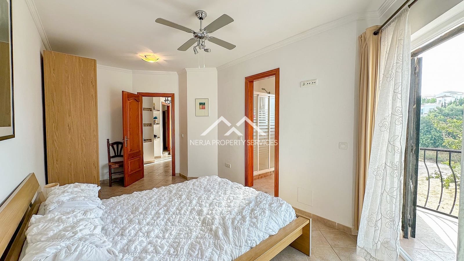 3 sovrum Villa till salu i Nerja med pool - 690 000 € (Ref: 9996033)
