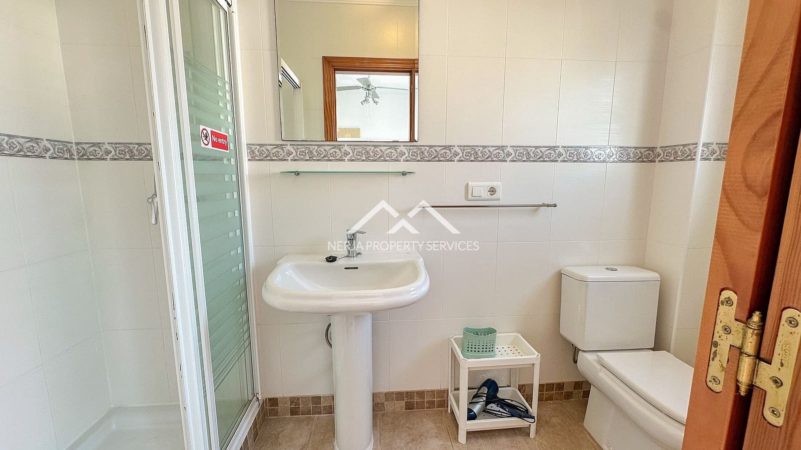 3 sovrum Villa till salu i Nerja med pool - 690 000 € (Ref: 9996033)