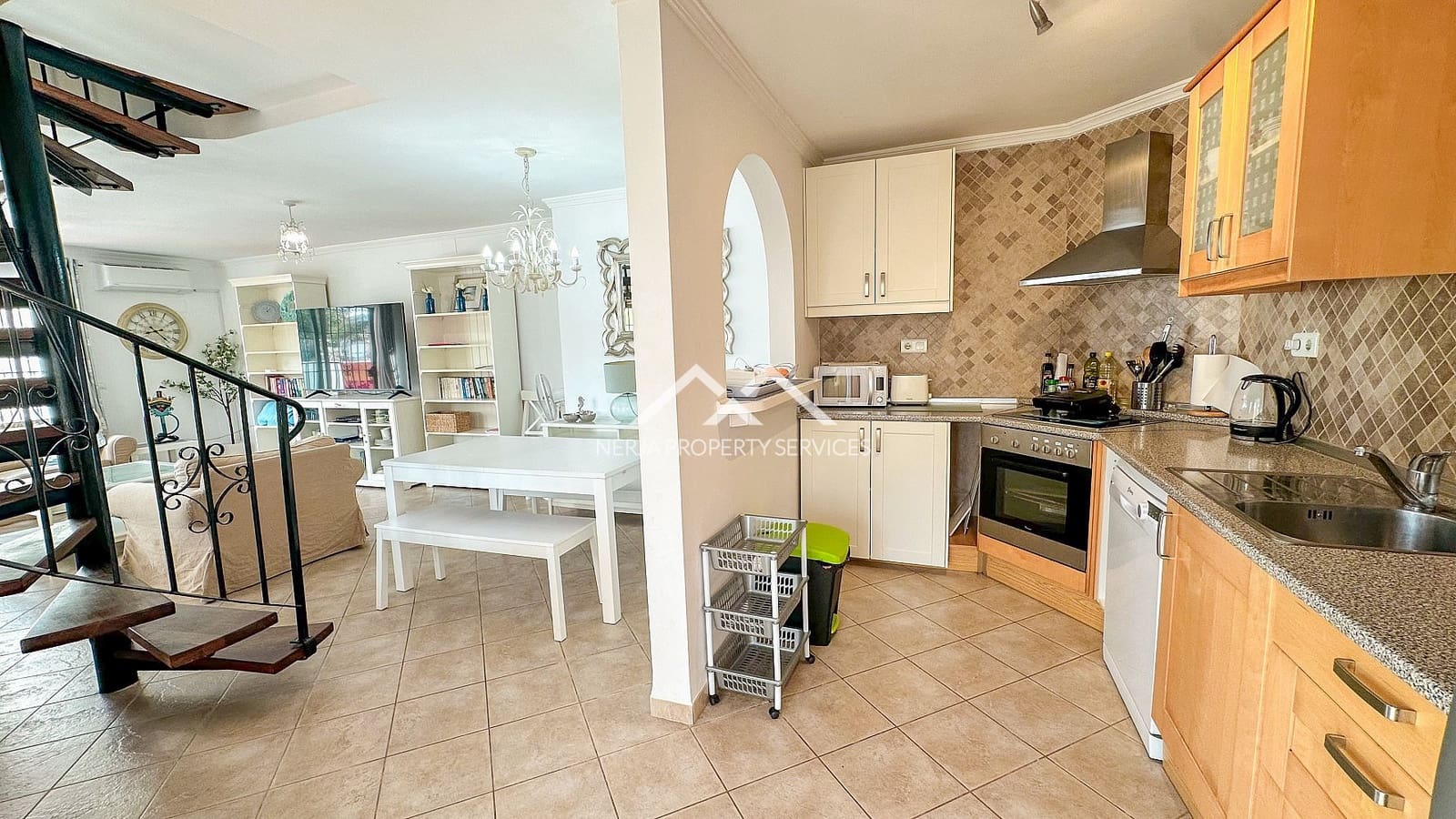 3 sovrum Villa till salu i Nerja med pool - 690 000 € (Ref: 9996033)