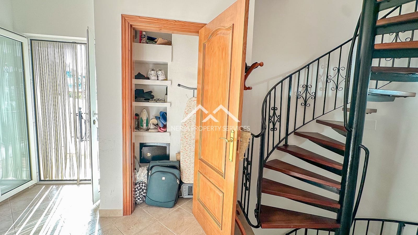 3 sovrum Villa till salu i Nerja med pool - 690 000 € (Ref: 9996033)