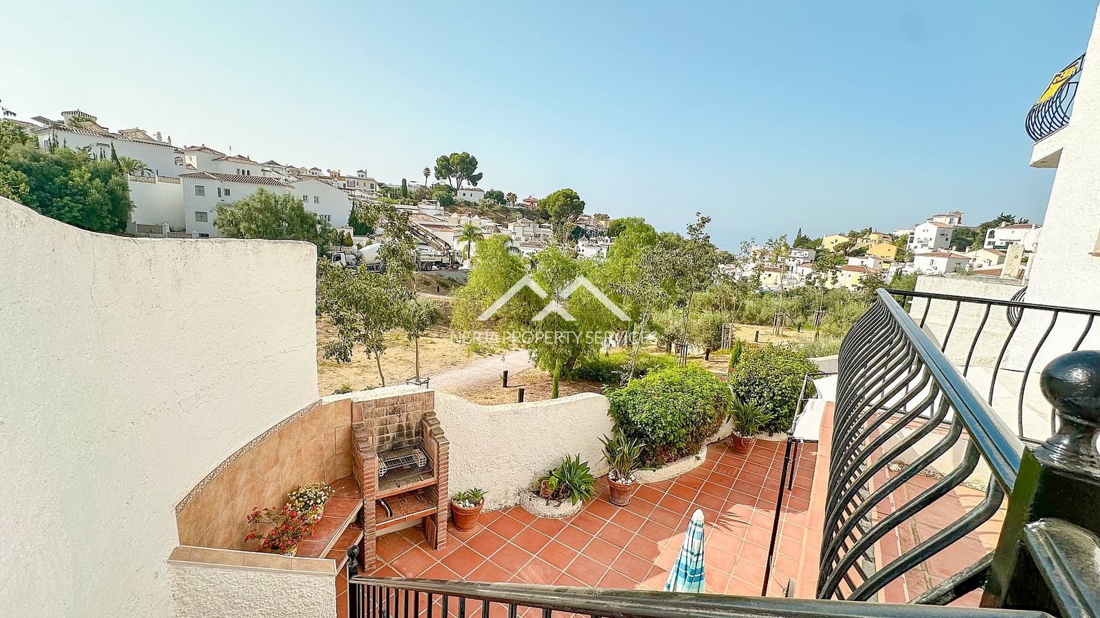 3 sovrum Villa till salu i Nerja med pool - 690 000 € (Ref: 9996033)