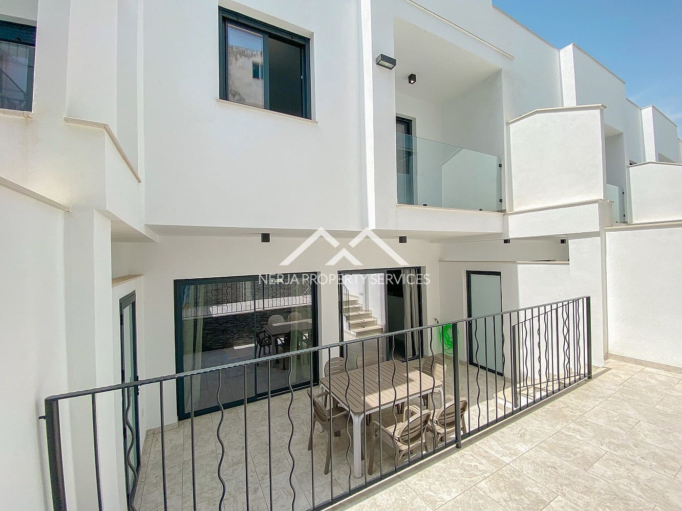 3 makuuhuone Omakotitalo vuokrattavana paikassa Nerja mukana uima-altaan - 2 300 € (Ref: 9996187)