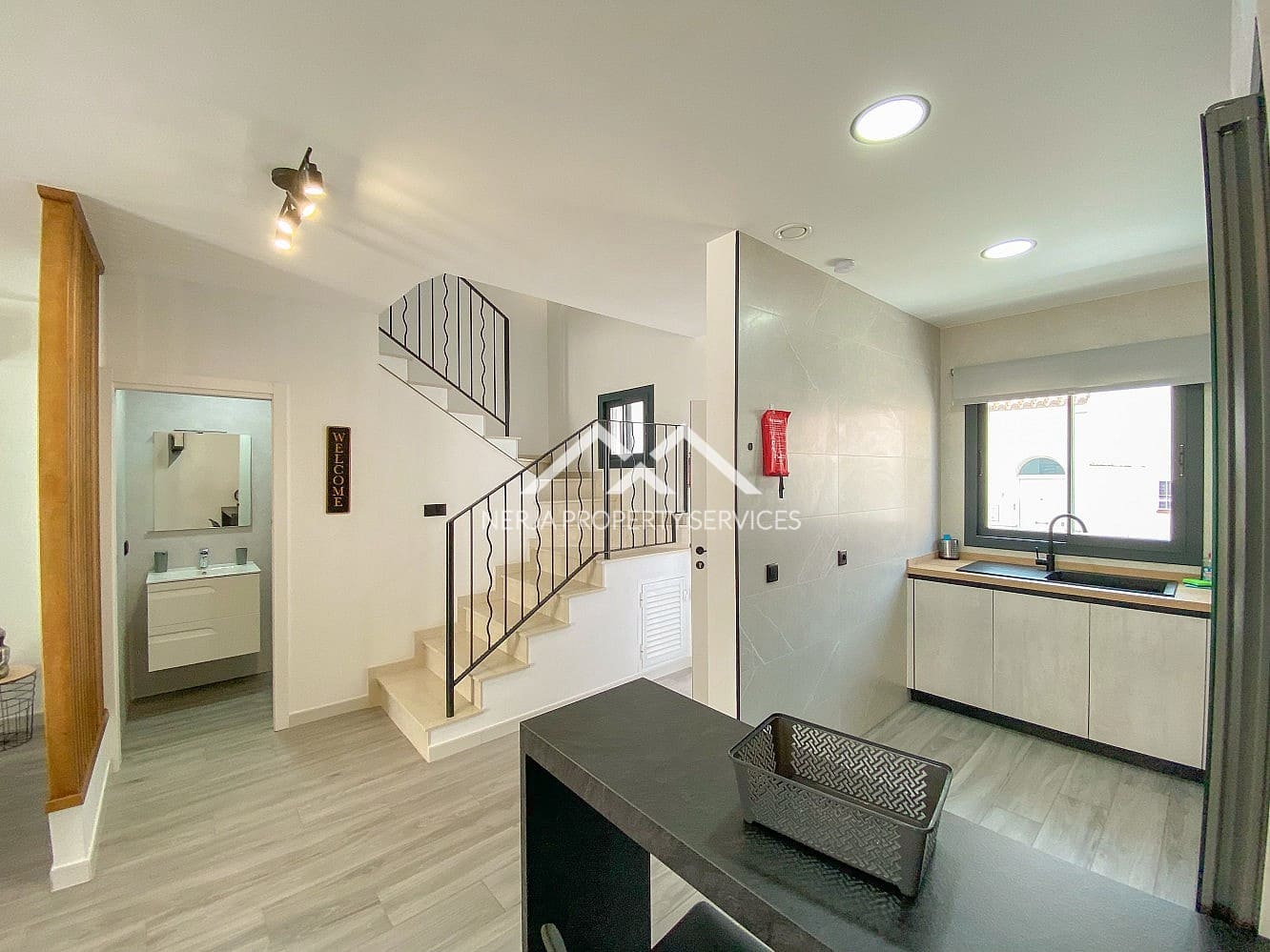 3 makuuhuone Omakotitalo vuokrattavana paikassa Nerja mukana uima-altaan - 2 300 € (Ref: 9996187)