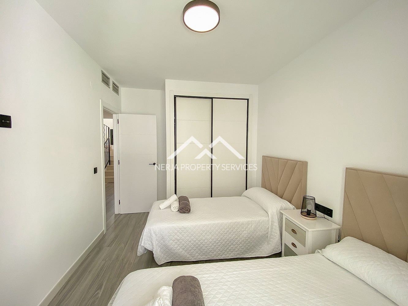 3 makuuhuone Omakotitalo vuokrattavana paikassa Nerja mukana uima-altaan - 2 300 € (Ref: 9996188)