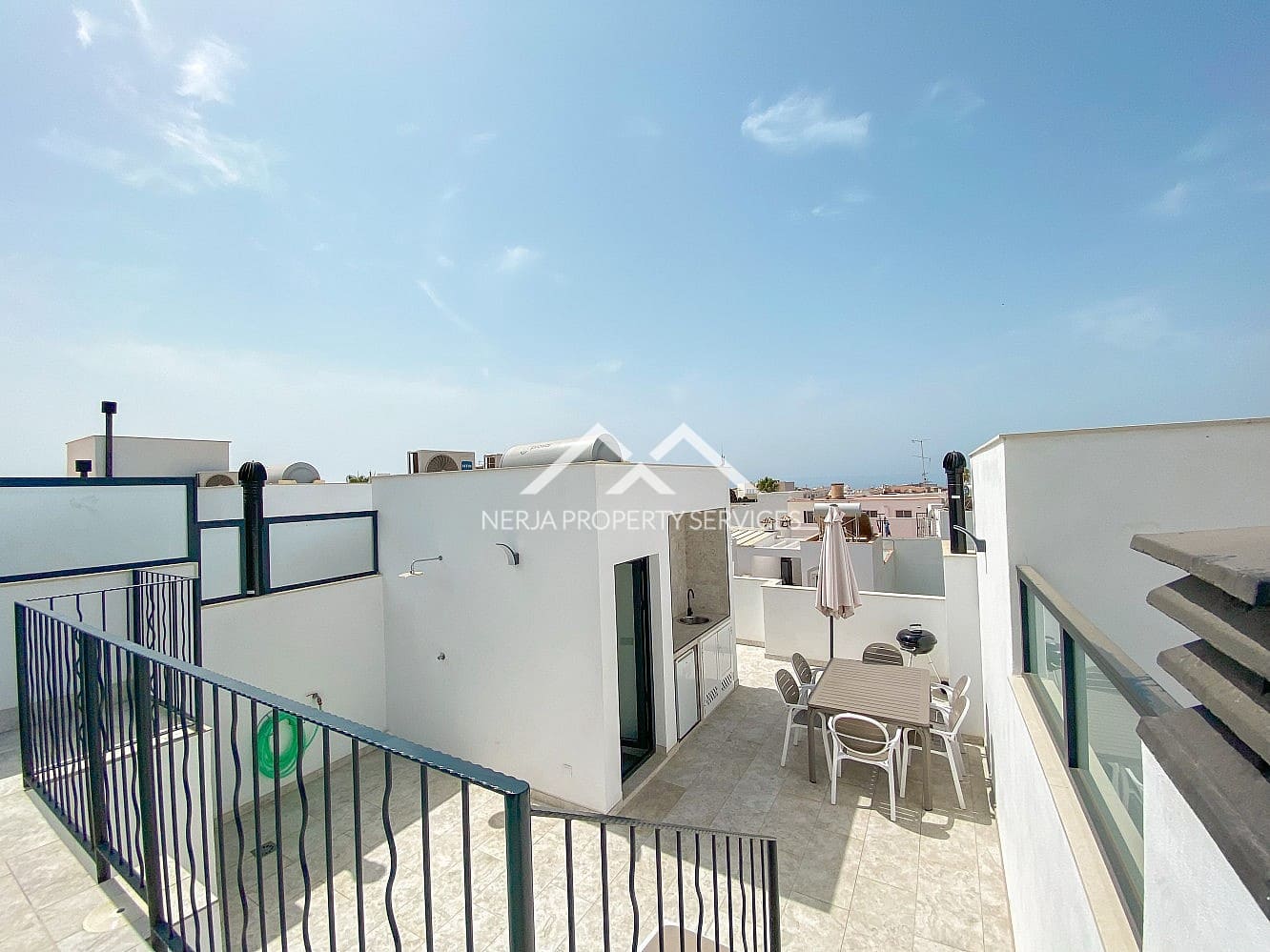 3 makuuhuone Omakotitalo vuokrattavana paikassa Nerja mukana uima-altaan - 2 300 € (Ref: 9996188)