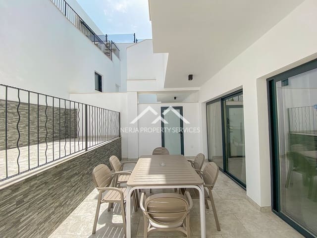 3 slaapkamer Huis te huur in Avda Pescia - Ctra de Frigiliana, Nerja met zwembad - € 2.300 (Ref: 9996188)